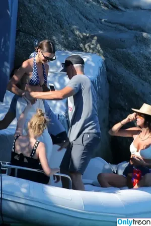 Gigi Hadid / GiGiHadid / aaliyahhadid nude photo #0806