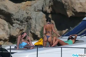 Gigi Hadid / GiGiHadid / aaliyahhadid nude photo #0809