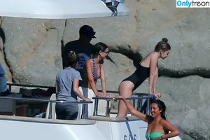 Gigi Hadid / GiGiHadid / aaliyahhadid nude photo #0813