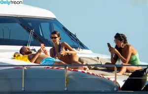 Gigi Hadid / GiGiHadid / aaliyahhadid nude photo #0815