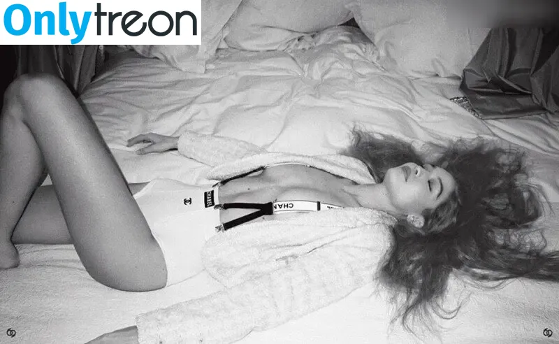 Gigi Hadid nude photo #0687 (GiGiHadid / aaliyahhadid)