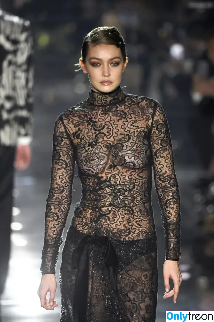 Gigi Hadid nude photo #0782 (GiGiHadid / aaliyahhadid)