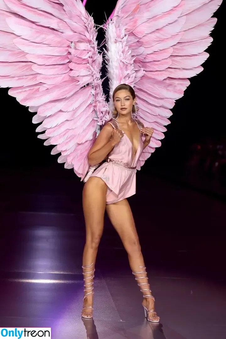 Gigi Hadid nude photo #0894 (GiGiHadid / aaliyahhadid)