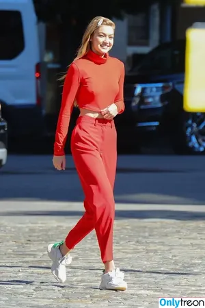 Gigi Hadid / GiGiHadid / aaliyahhadid nude photo #1094