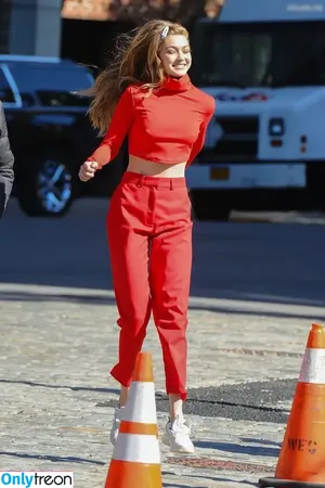 Gigi Hadid / GiGiHadid / aaliyahhadid nude photo #1100