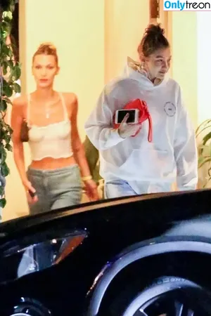 Gigi Hadid / GiGiHadid / aaliyahhadid nude photo #1111