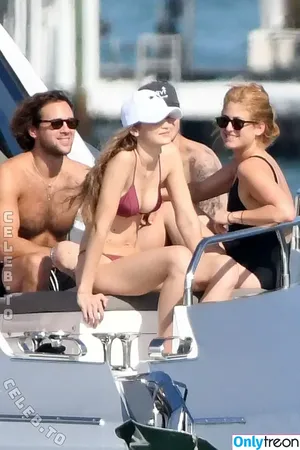 Gigi Hadid / GiGiHadid / aaliyahhadid nude photo #1126