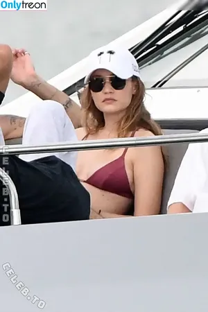 Gigi Hadid / GiGiHadid / aaliyahhadid nude photo #1129