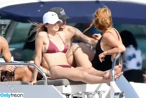 Gigi Hadid / GiGiHadid / aaliyahhadid nude photo #1130