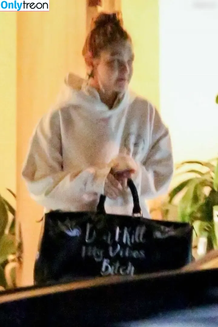 Gigi Hadid nude photo #1114 (GiGiHadid / aaliyahhadid)