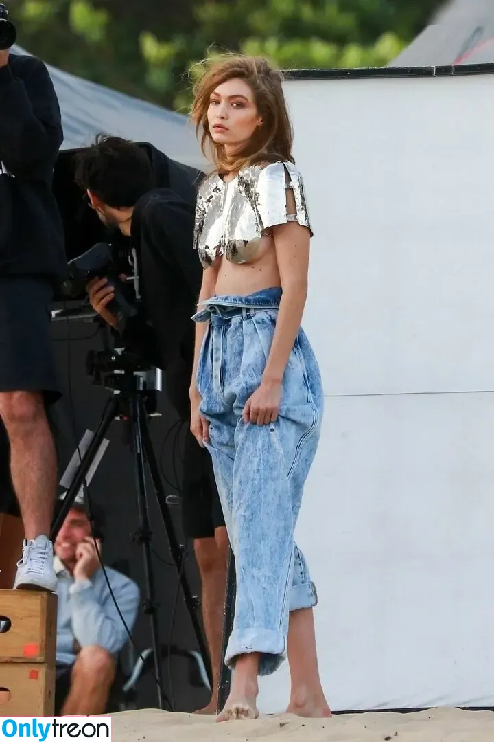 Gigi Hadid nude photo #1120 (GiGiHadid / aaliyahhadid)
