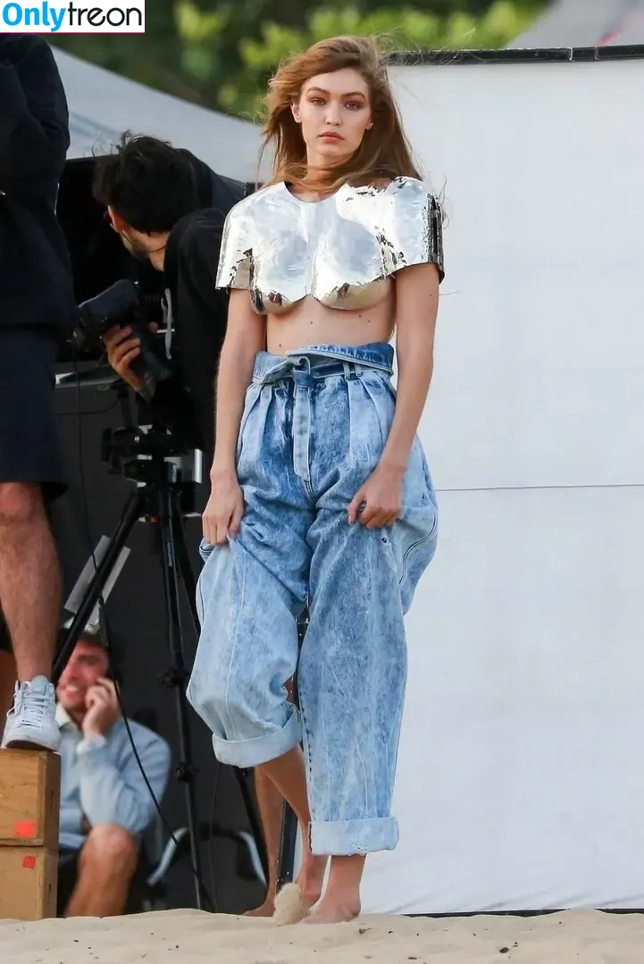 Gigi Hadid nude photo #1121 (GiGiHadid / aaliyahhadid)