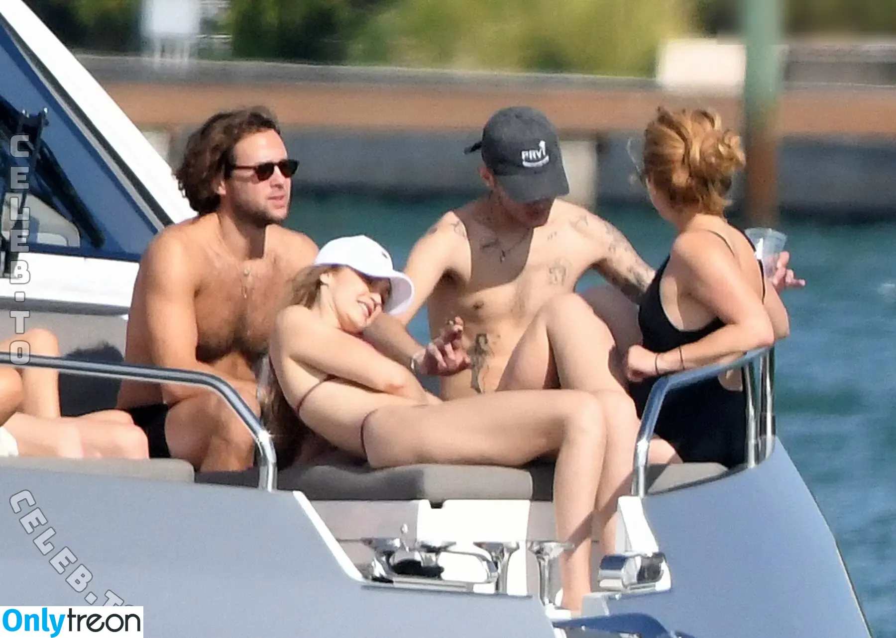 Gigi Hadid nude photo #1131 (GiGiHadid / aaliyahhadid)
