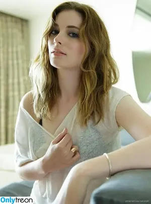 Gillian Jacobs / gillianjacobsofficial nude photo #0440