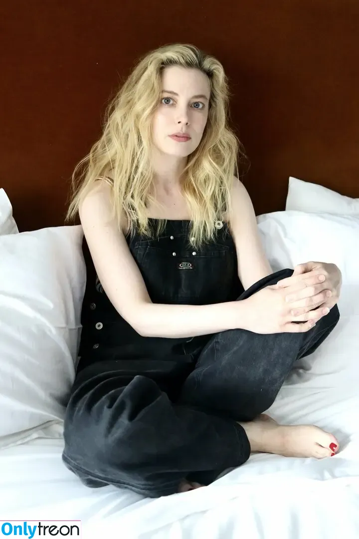 Gillian Jacobs nude photo #0431 (gillianjacobsofficial)
