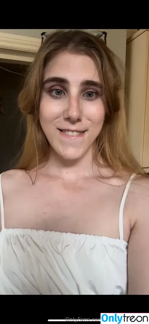 girl_gaymer888 nude photo #0200 (girl_gaymer888)