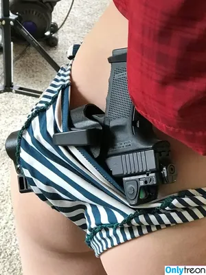 Girls With Guns / Firearms / mia.nicole.23 / wifi_diaries nude photo #0094