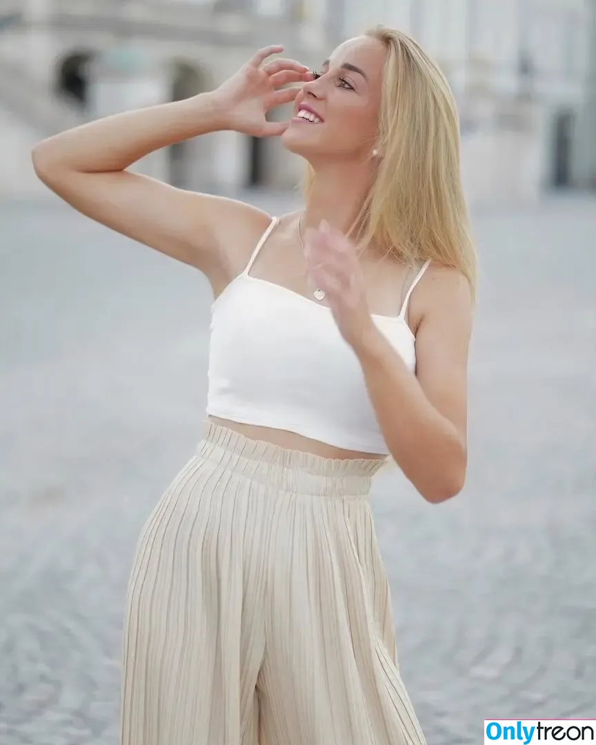 Giulia Gwinn nude photo #0043 (giuliagwinn)