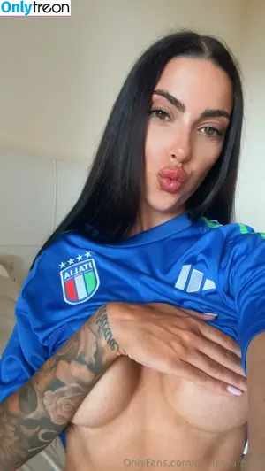 giuliascarozza / therealgiuliascarozza nude photo #0001