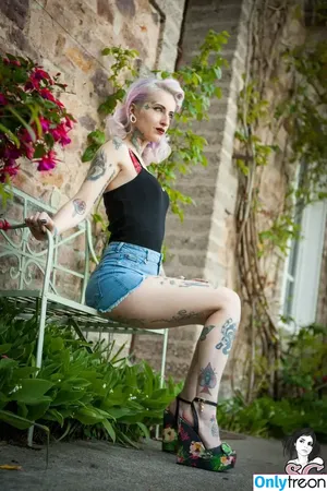 gladycesuicide / Gladyce / gladycefavour nude photo #0569