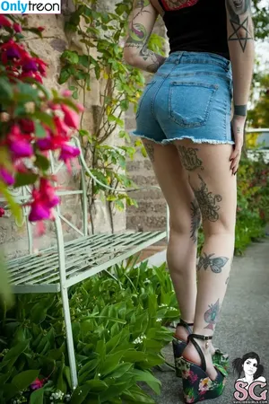gladycesuicide / Gladyce / gladycefavour nude photo #0571