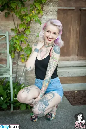 gladycesuicide / Gladyce / gladycefavour nude photo #0573