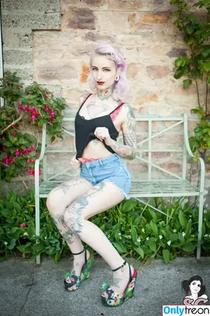 gladycesuicide / Gladyce / gladycefavour nude photo #0575