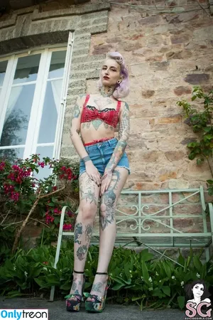 gladycesuicide / Gladyce / gladycefavour nude photo #0579