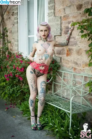 gladycesuicide / Gladyce / gladycefavour nude photo #0595