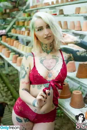 gladycesuicide / Gladyce / gladycefavour nude photo #0669