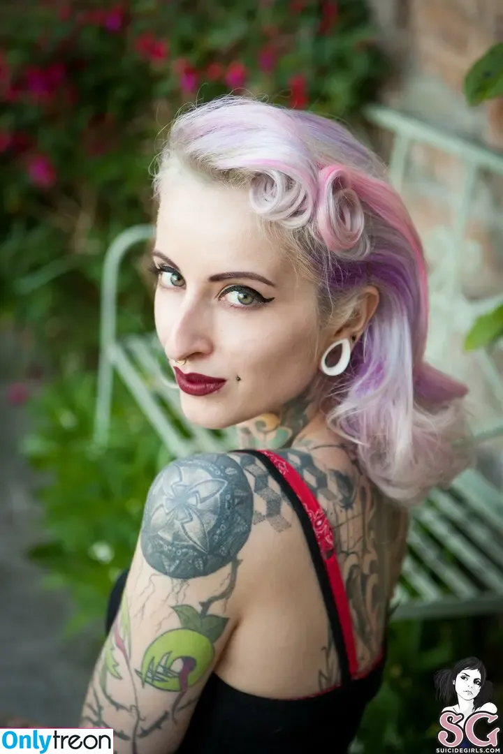 gladycesuicide nude photo #0574 (Gladyce / gladycefavour)