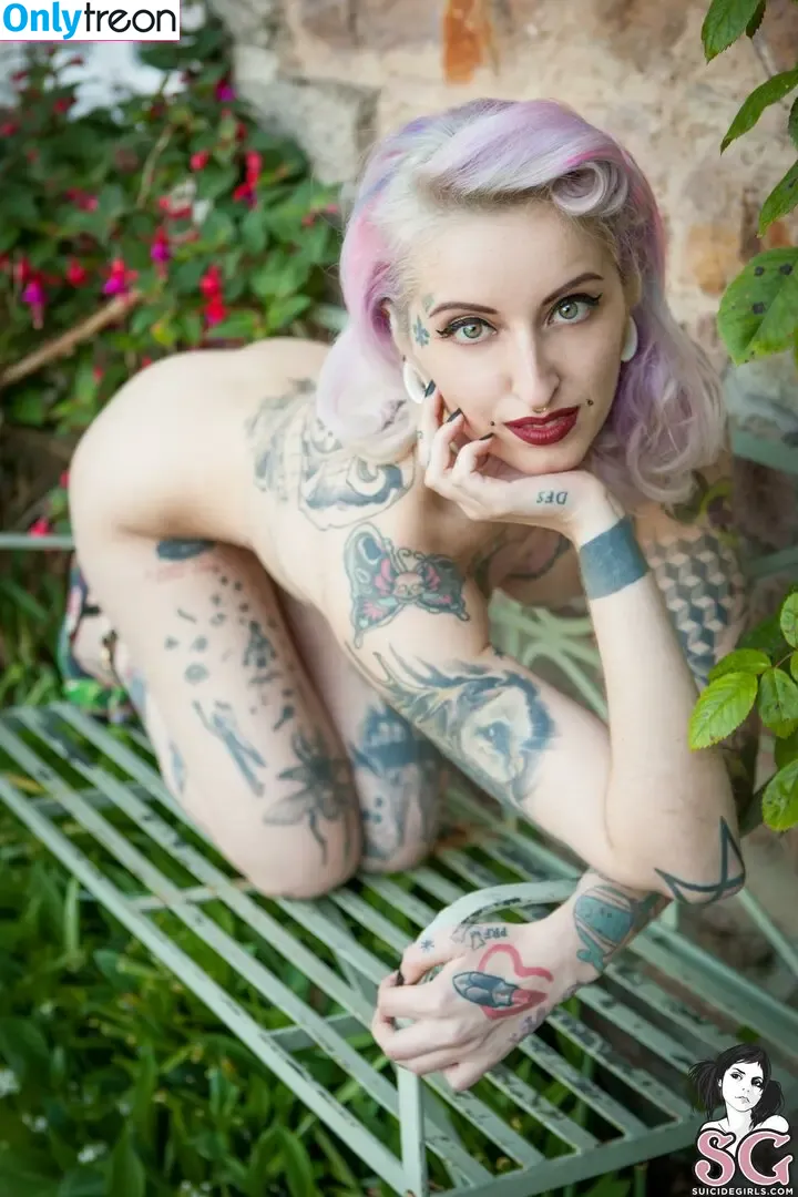 gladycesuicide nude photo #0603 (Gladyce / gladycefavour)
