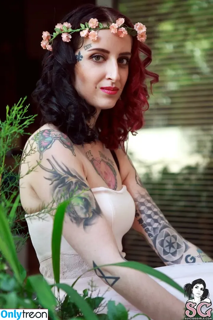 gladycesuicide nude photo #0706 (Gladyce / gladycefavour)