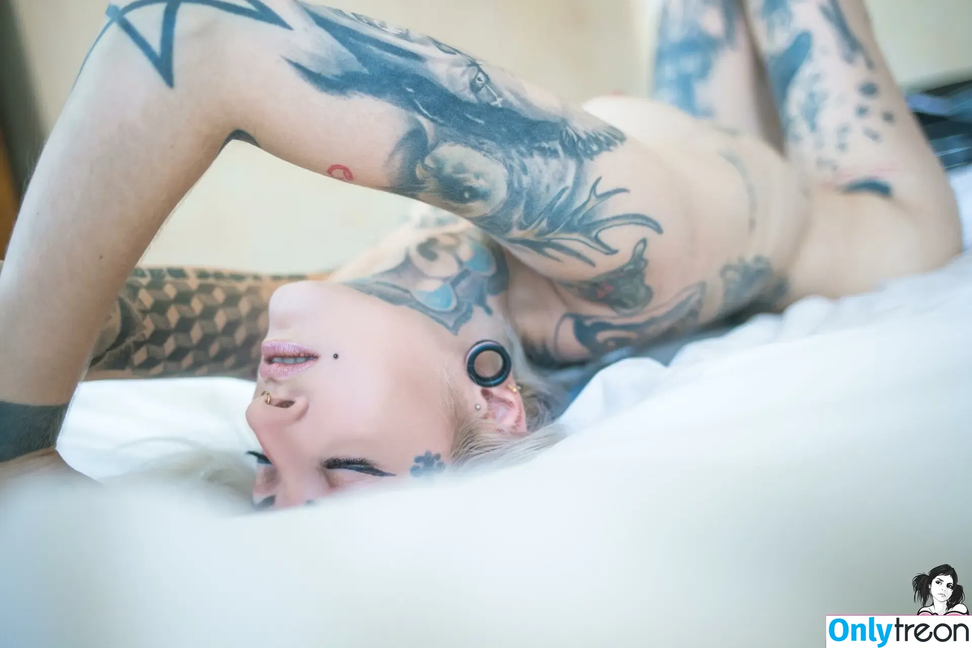 gladycesuicide nude photo #0888 (Gladyce / gladycefavour)