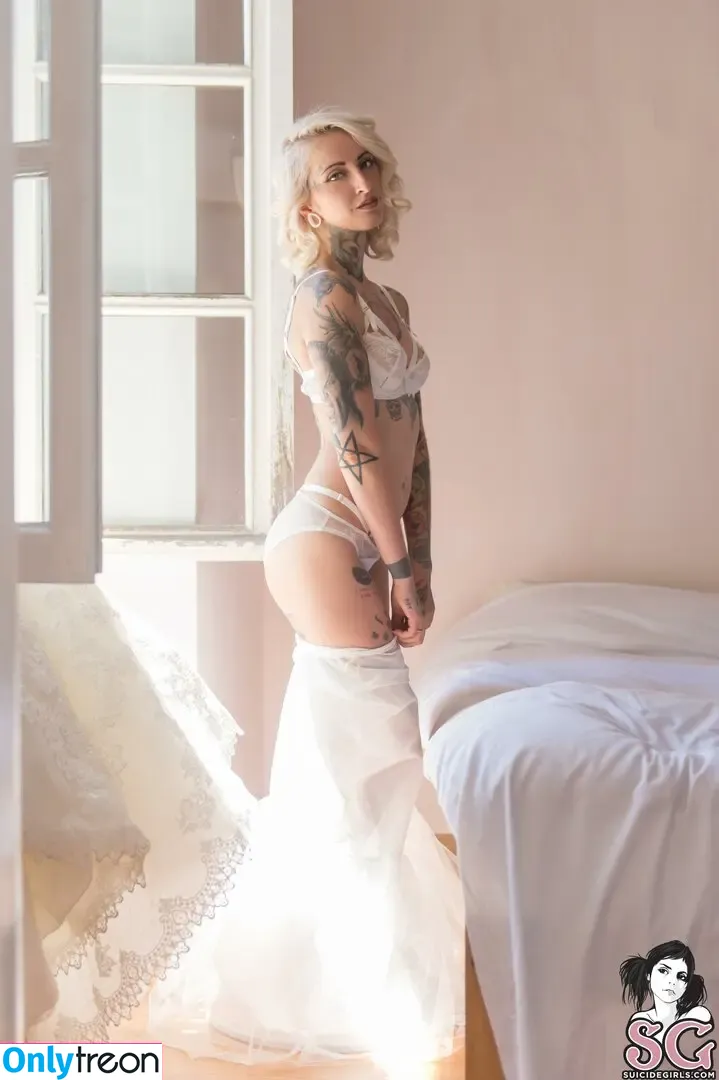 gladycesuicide nude photo #0913 (Gladyce / gladycefavour)