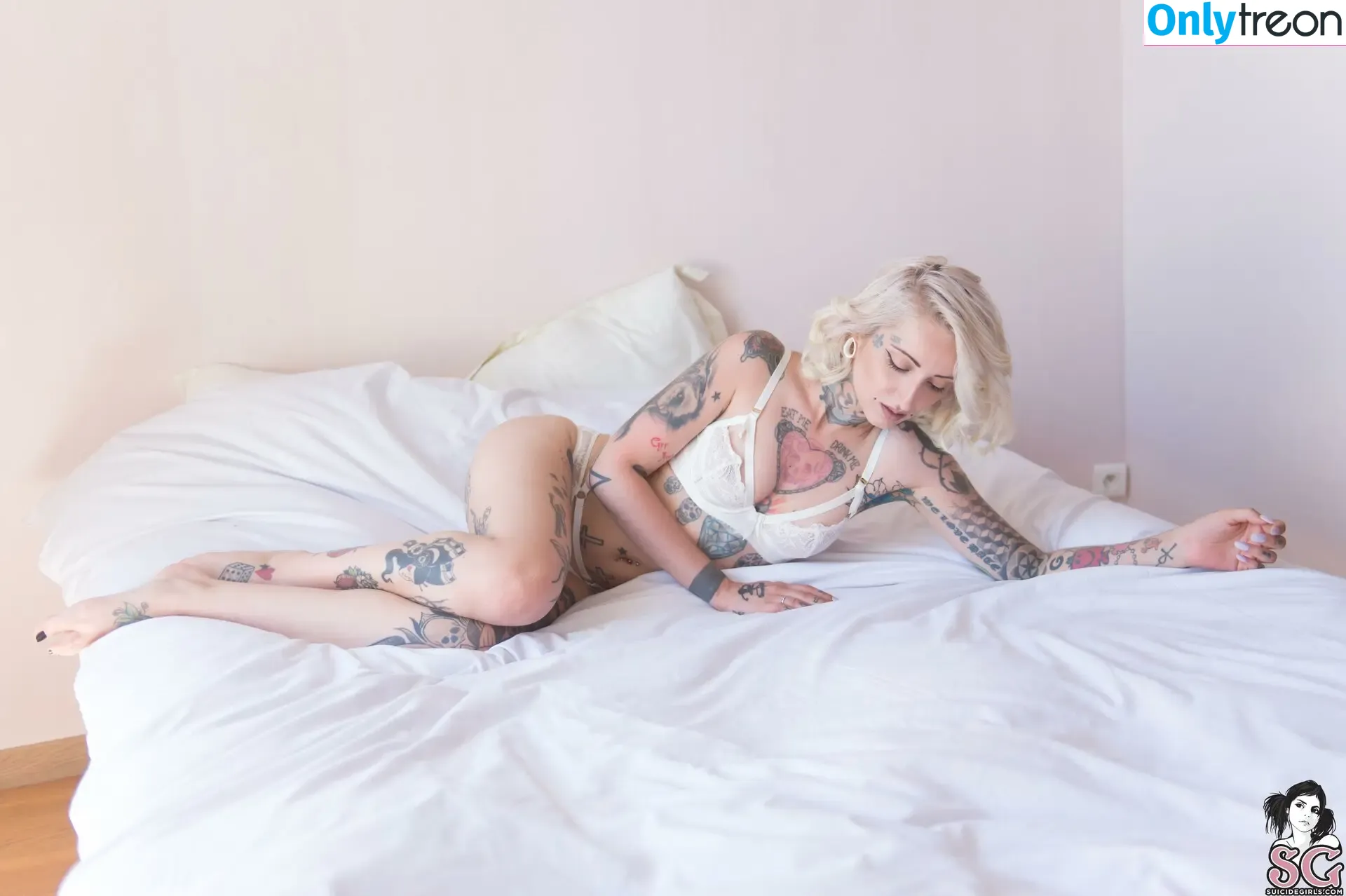 gladycesuicide nude photo #0920 (Gladyce / gladycefavour)