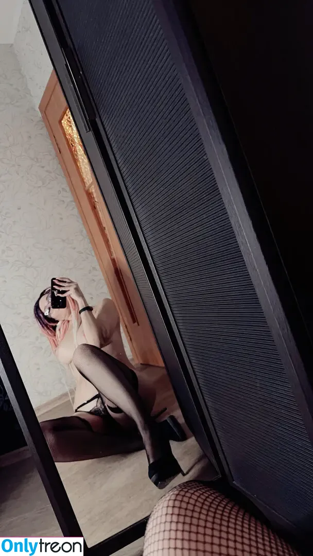 Gliese 581 nude photo #0469 (JuliusDrow / gliese581 / gliese__581)