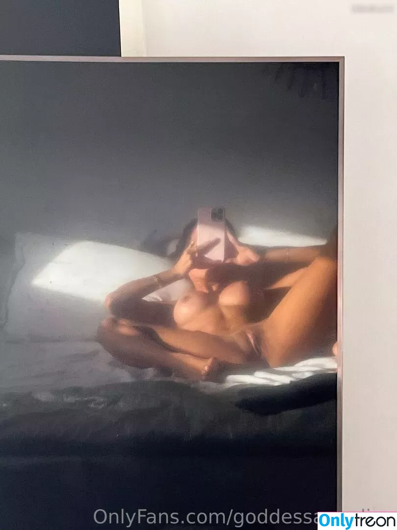 Goddess Angelina nude photo #0068 (angelinaklair / xomaddykxo)
