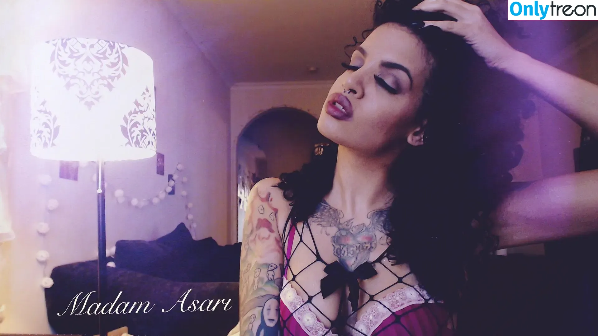 Goddess Asari nude photo #0003 (Galactic Domme / Galactic Goddess / empressasari)