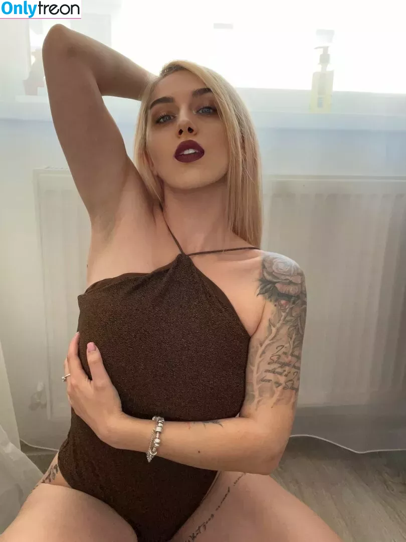 goddess-blaze nude photo #0016 (goddess_blaze_)
