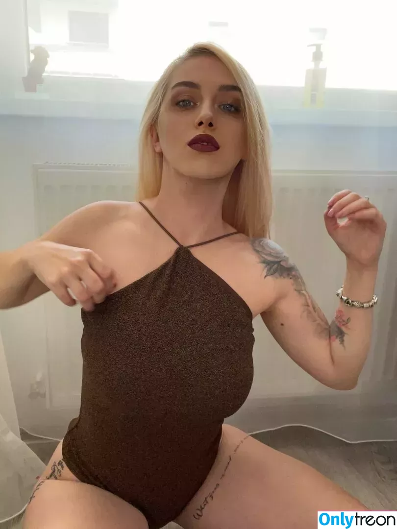 goddess-blaze nude photo #0027 (goddess_blaze_)