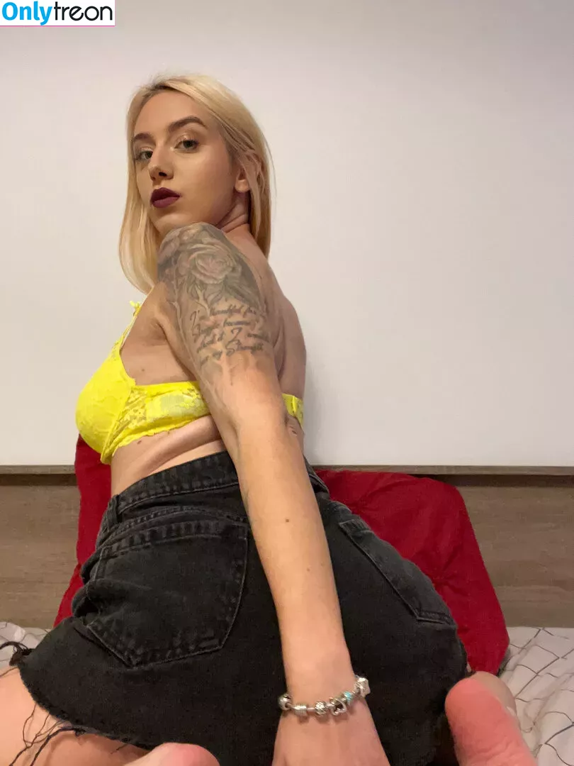 goddess-blaze nude photo #0067 (goddess_blaze_)