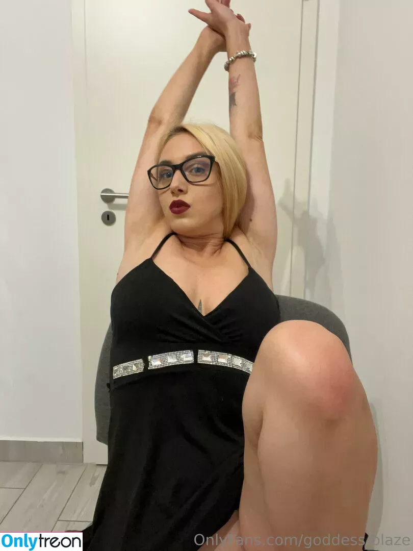 goddess-blaze nude photo #0083 (goddess_blaze_)