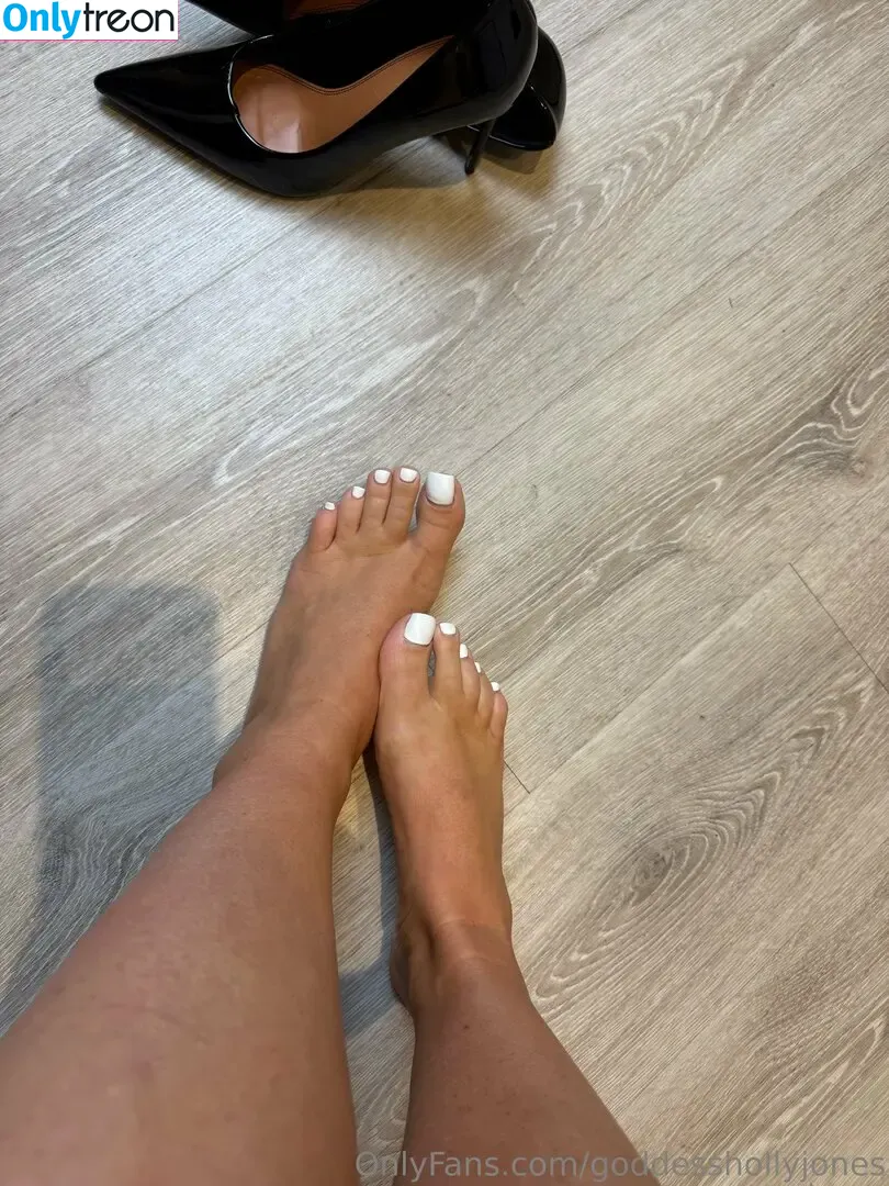 goddesshollyjones nude photo #0001 (goddesshollyjones)
