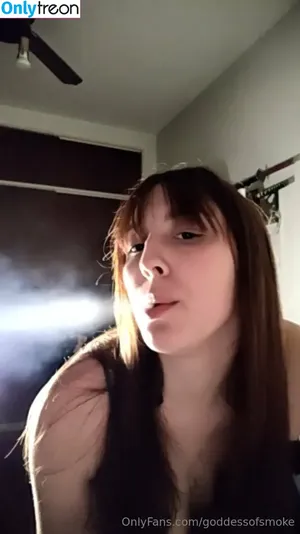 goddessofsmoke / goddess__of__smoke nude photo #0134