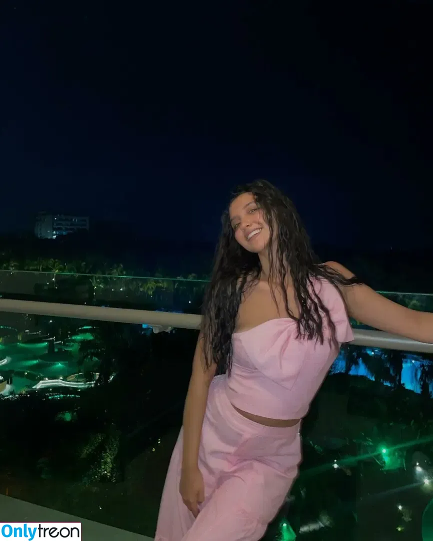 Goldi Halili nude photo #0010 (or_halili)