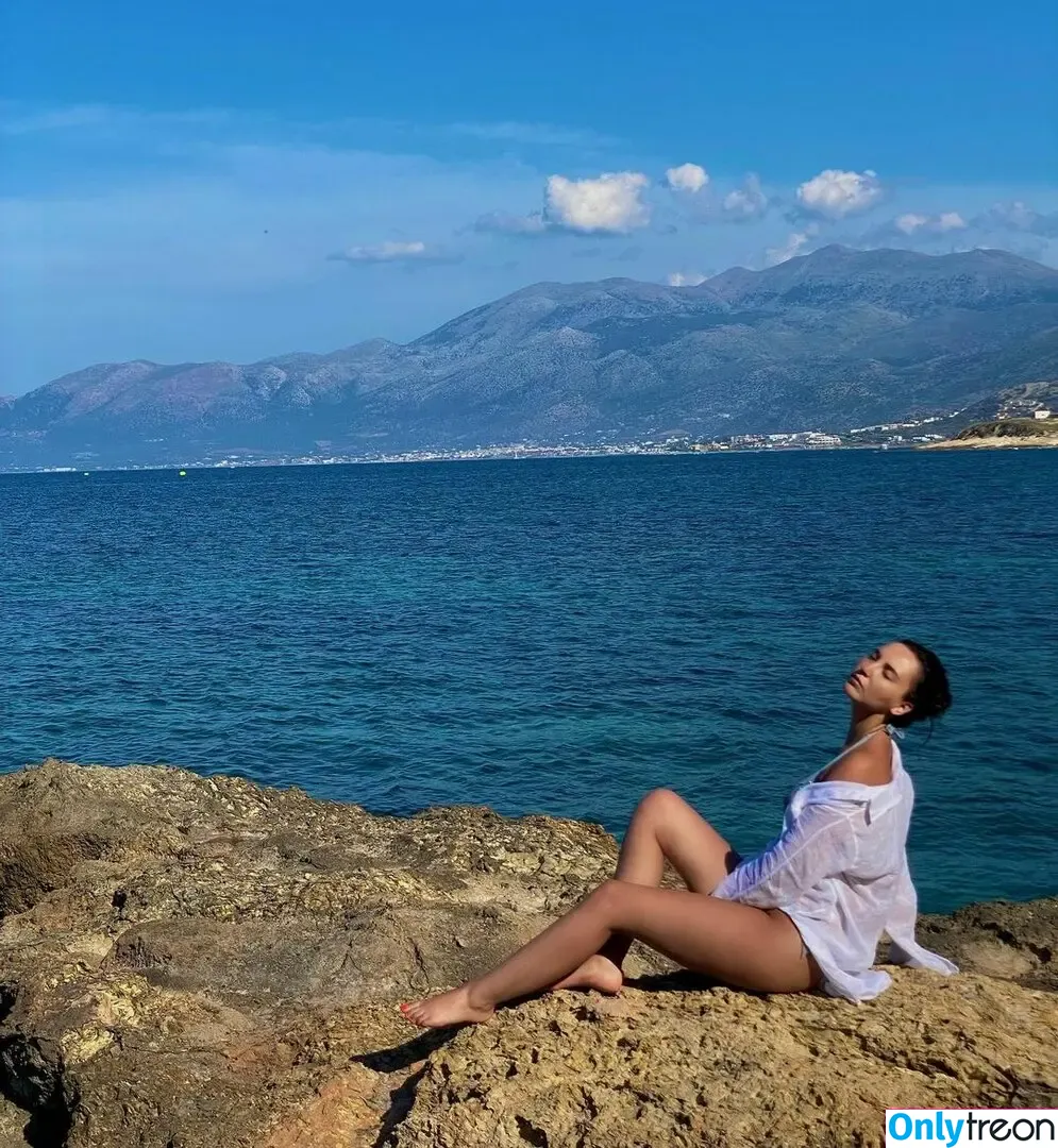Goldi Halili nude photo #0134 (or_halili)