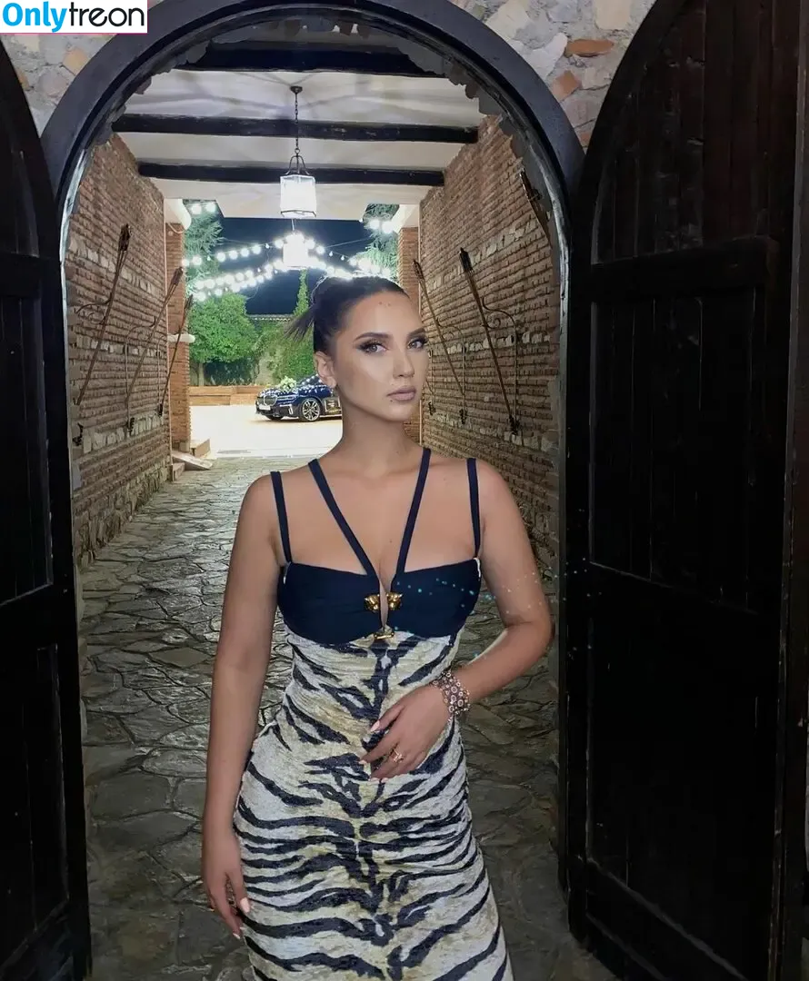 Goldi Halili nude photo #0174 (or_halili)
