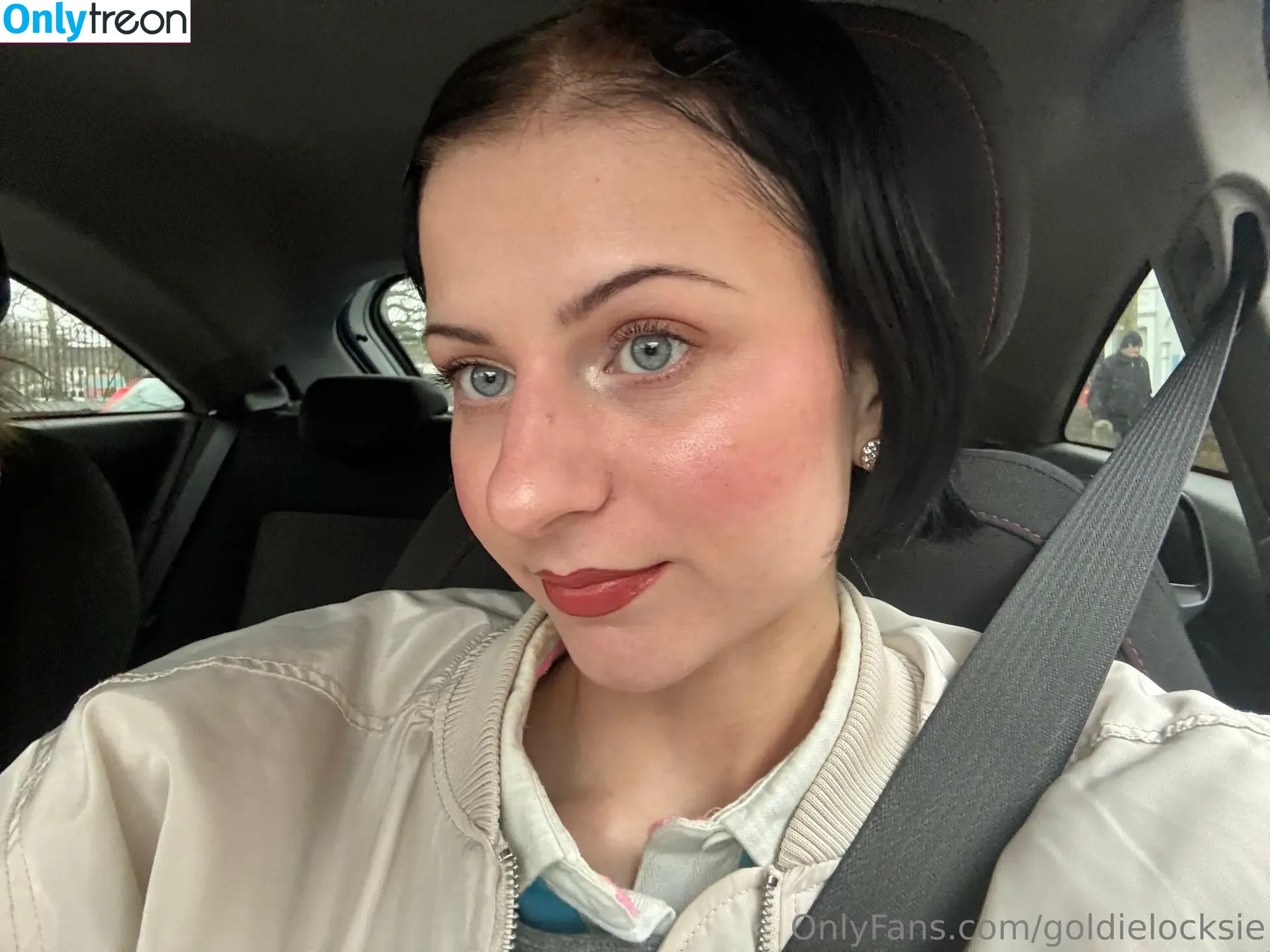 goldielocksie nude photo #0030 (goldielocksie)