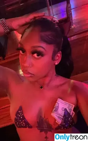 Goochie Bandana / thirsttrapshorty7 nude photo #0001